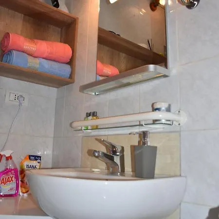 Absolute Cozy تيرانا
